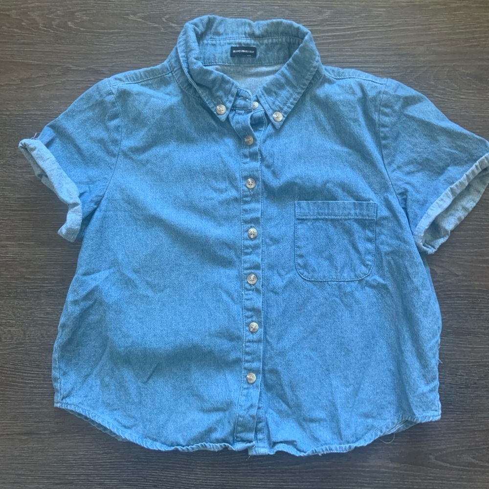 Brandy Melville cropped light denim button up